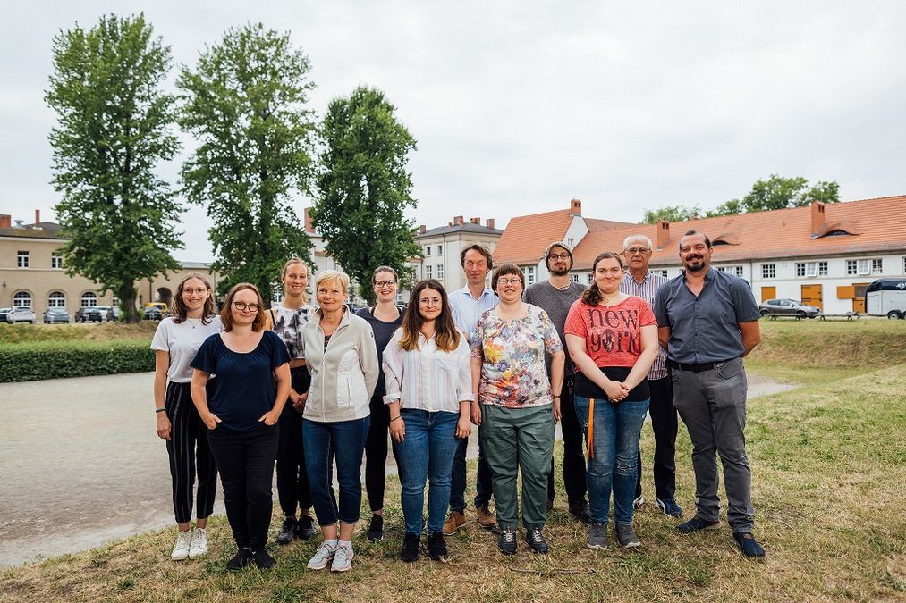 zur Vergrößerungsansicht des Bildes: Die Arbeitsgruppe der Bakteriologie und Mykologie