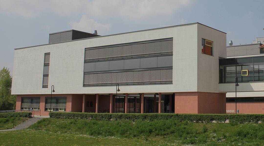 Blick auf das Institutsgebäude an den Tierkliniken1