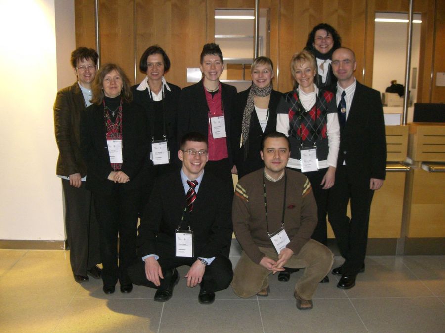 zur Vergrößerungsansicht des Bildes: Das Kongressteam der Veterinärmedizinischen Fakultät mit dem Leiter des Kongressbüros Reiko Rackwitz (rechts)
