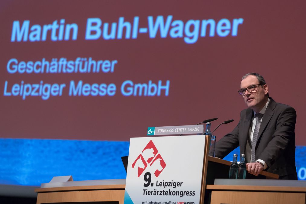 zur Vergrößerungsansicht des Bildes: Martin Buhl-Wagner, Geschäftsführer der Leipziger Messe, bei der Eröffnung des Kongresses