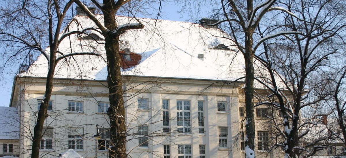 Das Institut für Virologie im Winter, Foto: Jens Böttner