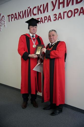Rektor der Trakischen Universität Stara Zagora, Bulgarien, Prof. Dobri Yarkov, Prof. Alexander Starke während der Zeremonie in Stara Zagora, Foto: Universität Stara Zagora